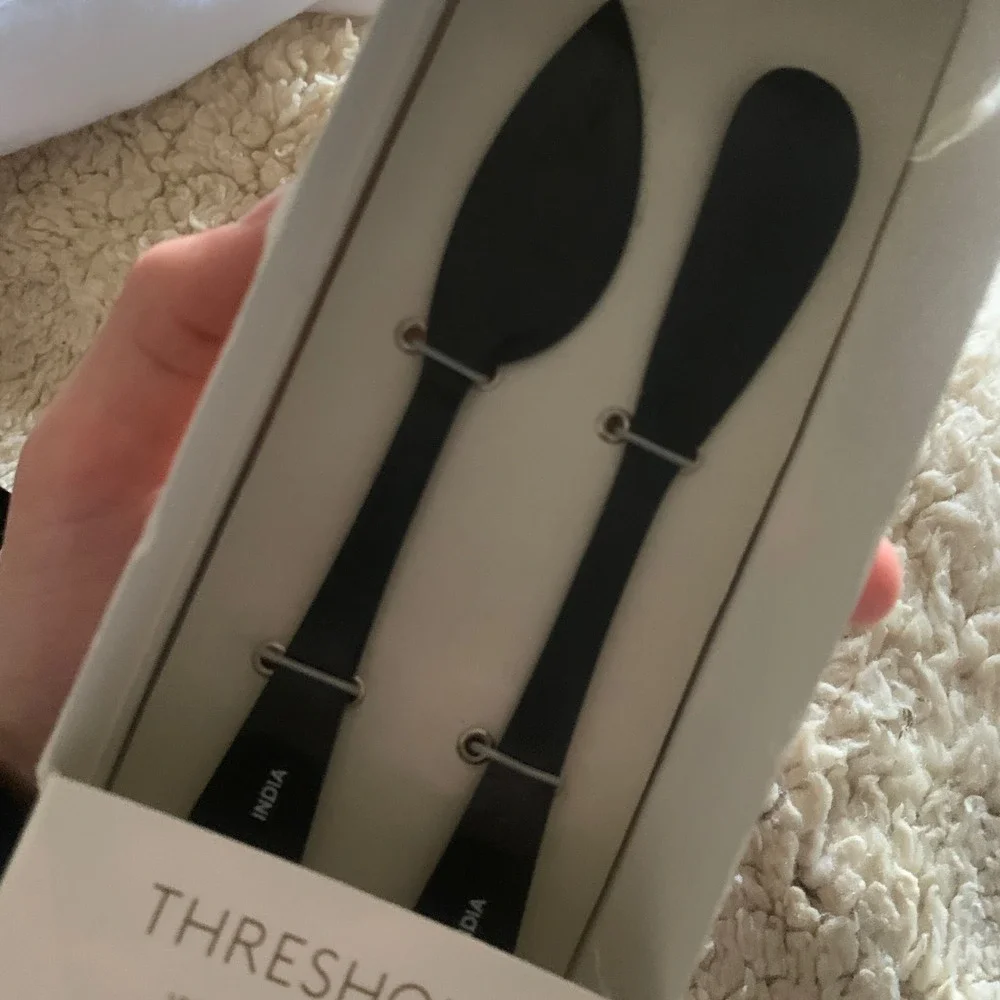 Threshold‎ Bridgeport Black Stylish Cheese Knives